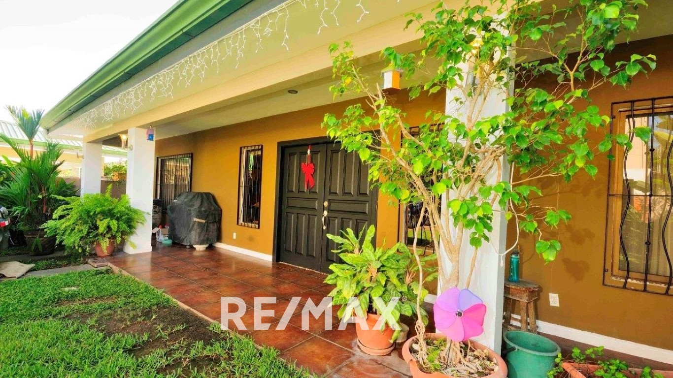 downtown Jaco house for sale RE/MAX Jaco Beach Costa Rica Real Estate