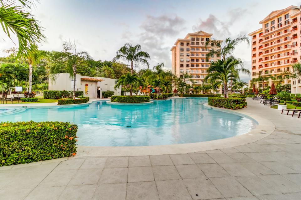 Jaco Bay RE/MAX Jaco Beach Costa Rica Real Estate