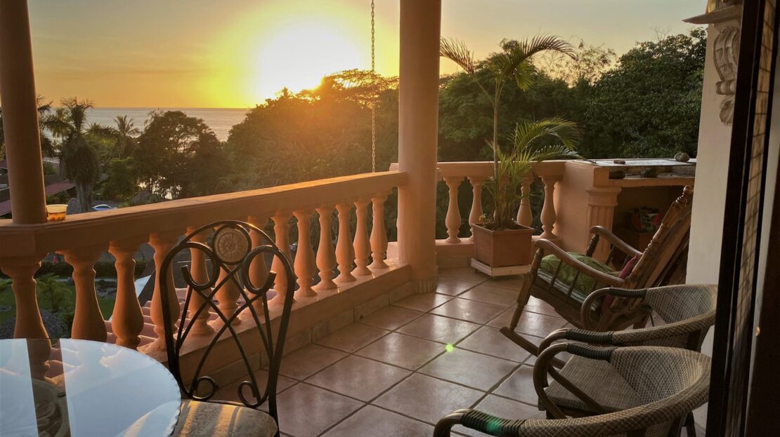 Jaco Beach building for sale with penthouse, 6 apartments, and large retail space. Ideal multi-unit investment property.