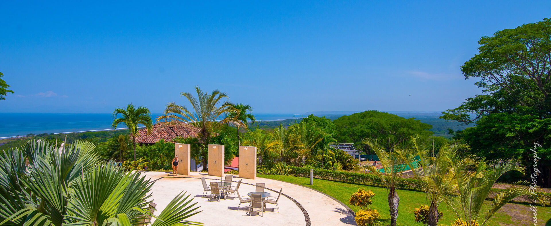 Nativa Resort ocean-view condo with 180 m², 2 bedrooms, terrace, and Gulf views in a secure gated community.