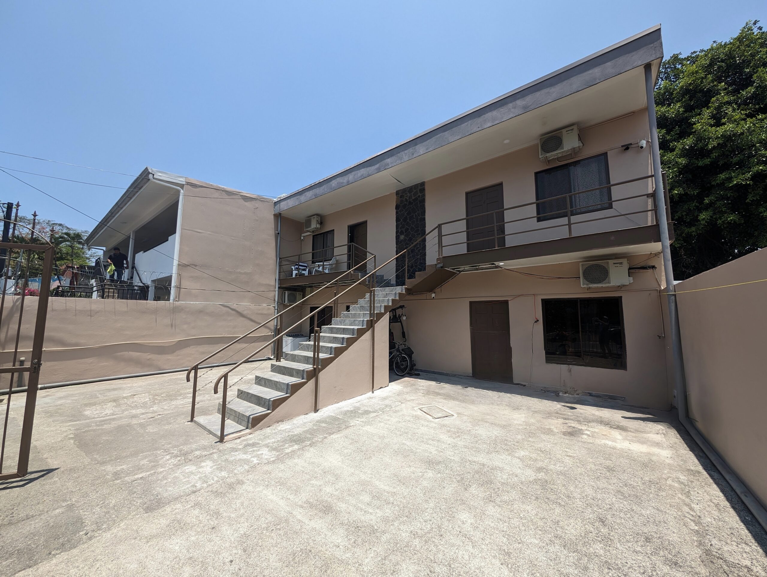 Income-Generating Gem: 4-Unit Apartment Building in Jaco Beach