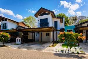 Jaco Beach Home in Gated Community