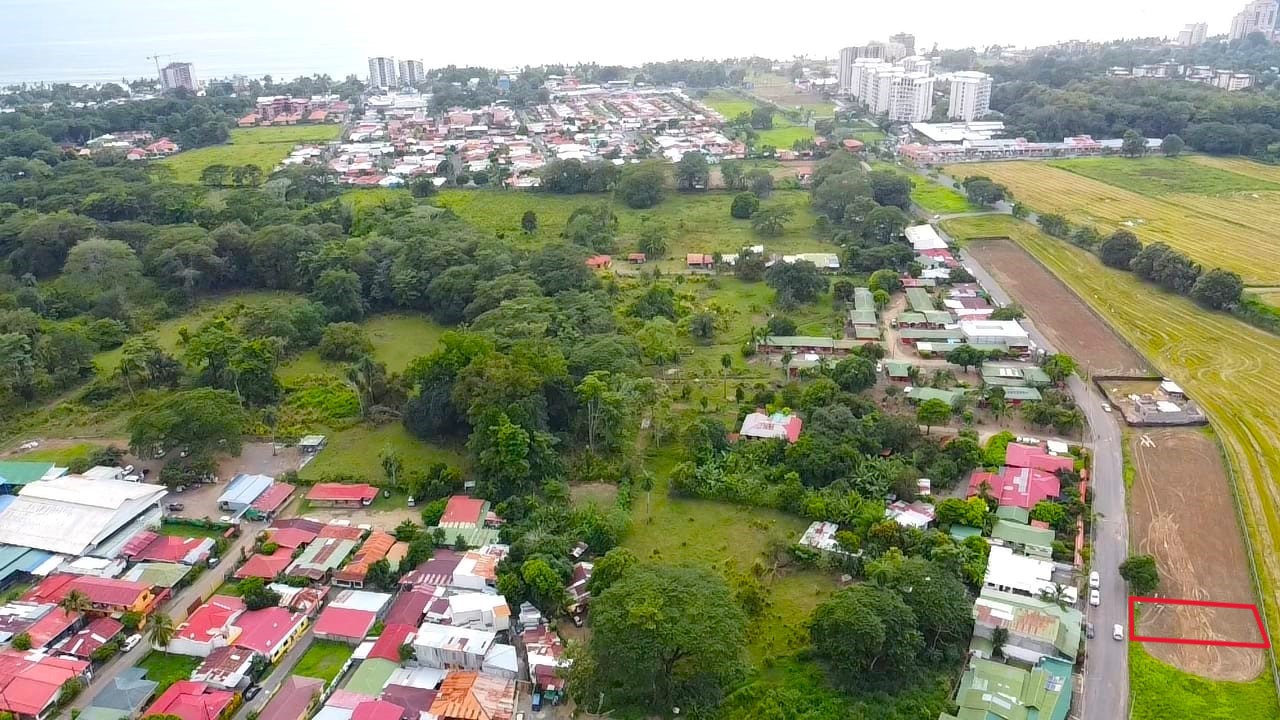 Affordable Titled Lot | Mixed zoning | Water &amp; Electricity available |  Jaco Beach