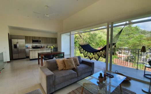 Hermosa Beach 2-Bedroom Townhouse