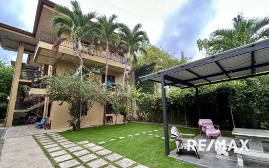 Beachside Bliss: Luxury Living with 9 rental incomes & Rooftop Yoga Deck!