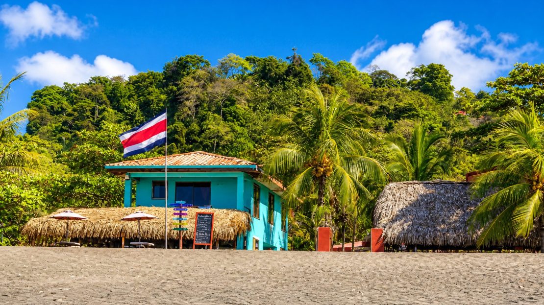 Beach Front Hotel in Surfing Paradise Ocean
