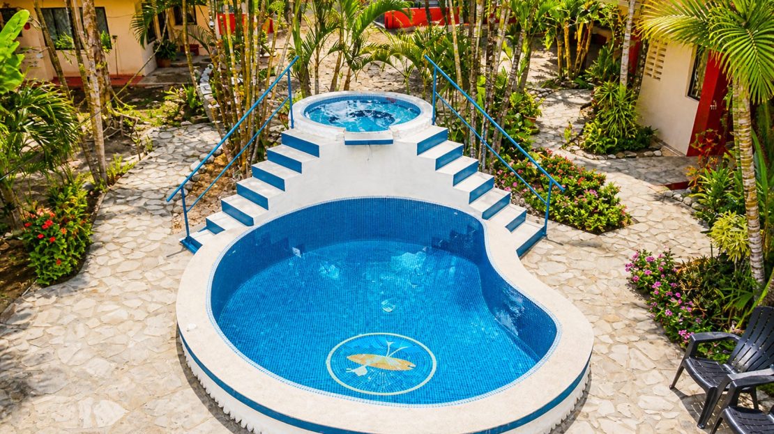 Beach Front Hotel in Surfing Paradise pool