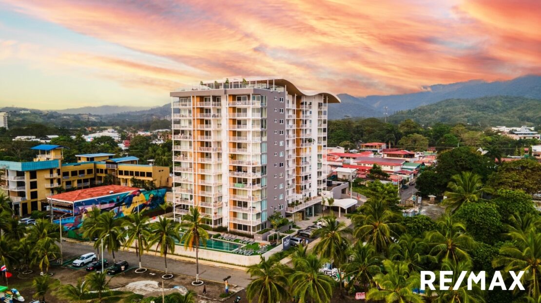 live in jaco beach