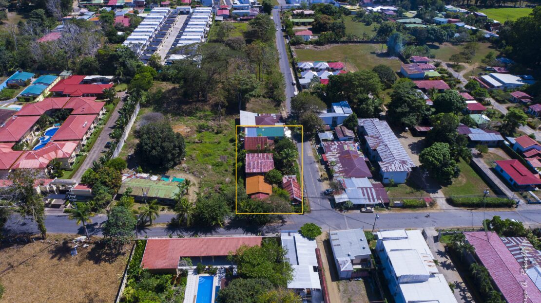 Jaco development property near the beach. Corner lot with 837 m² of potential for remodeling or new projects in a prime mixed-use location.