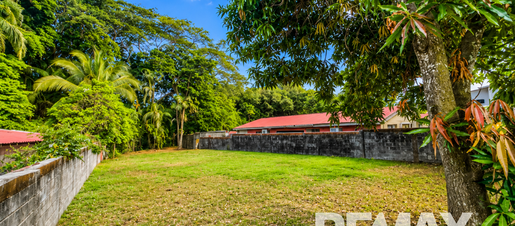Central Jaco Prime Lot Steps to Beach