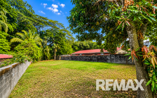 Central Jaco Prime Lot Steps to Beach
