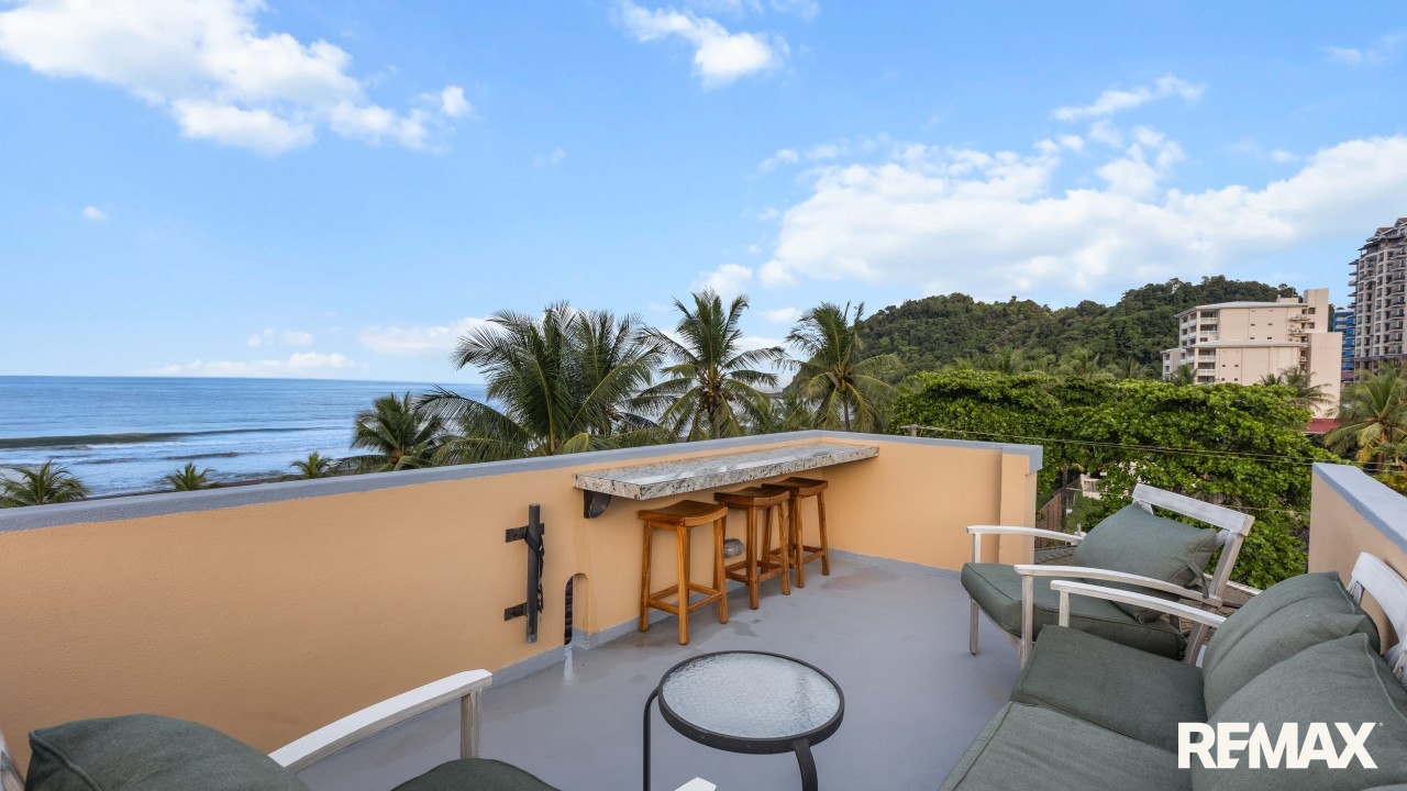 Oceanfront Penthouse with Private Rooftop