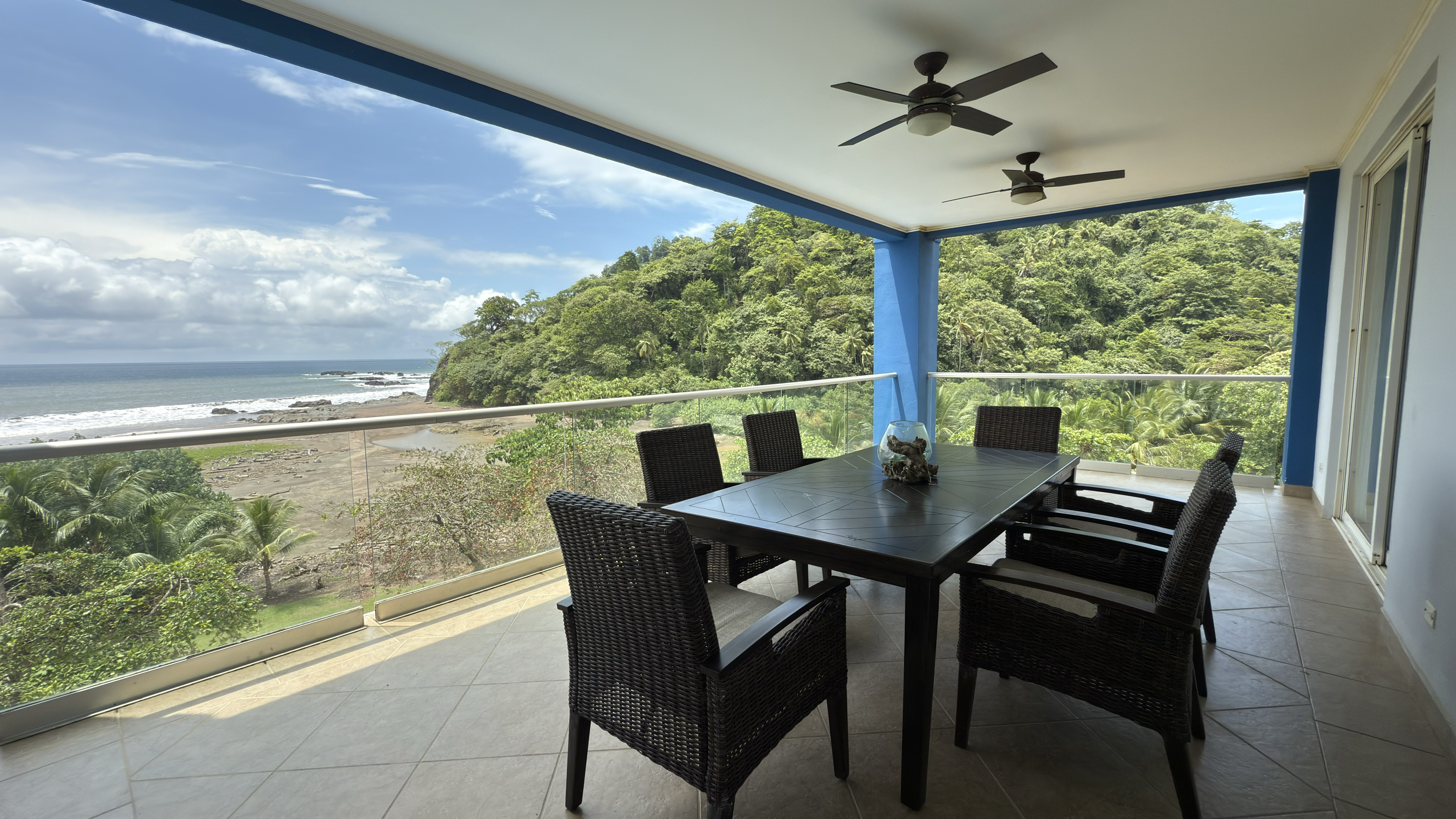 Your Oceanfront Haven / Breakwater Point, Jaco Beach