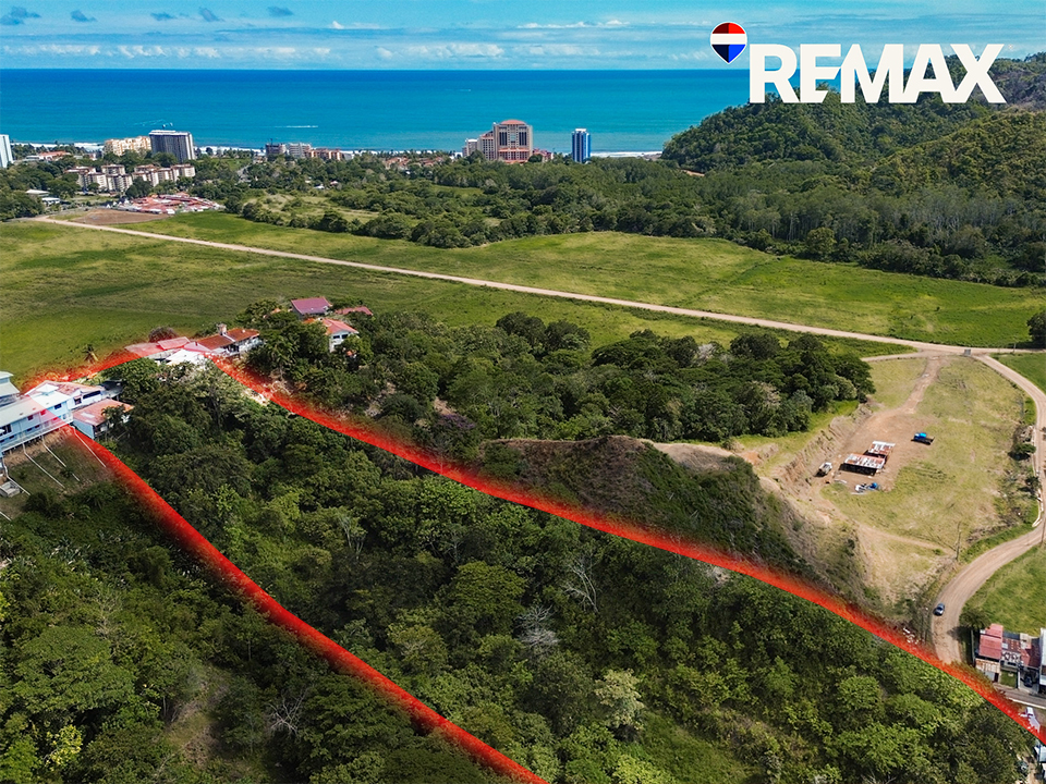 Highest Estate in Jaco – 2.5 Acres &amp; 3 Separated Units
