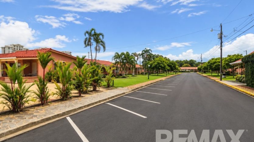 16 Paradise Jaco Condo Parking