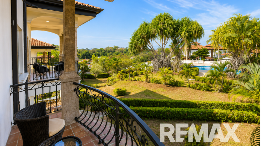 Remodeled ocean view Del Pacifico Condo