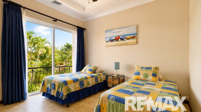 Remodeled ocean view Del Pacifico Condo
