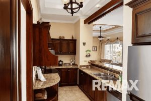 Del Pacifico Condo Kitchen