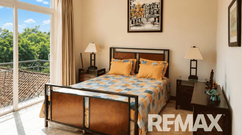 Remodeled ocean view Del Pacifico Condo