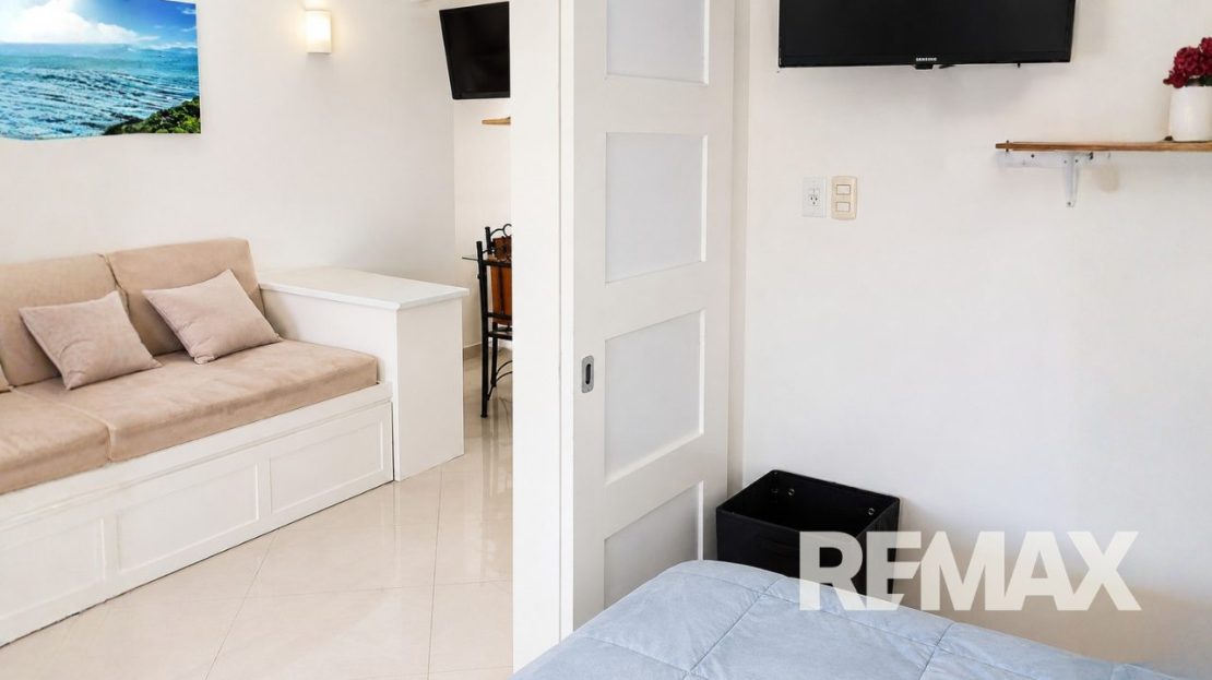 Paradise Condo Fully Remodeled (1)