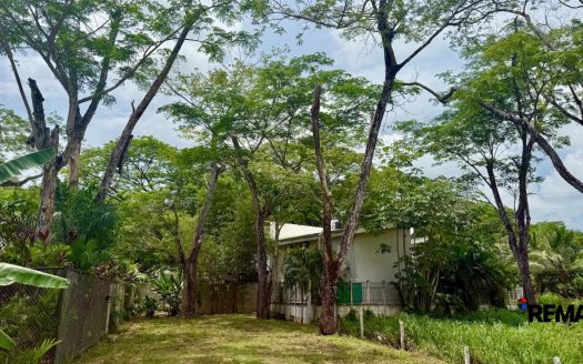 Playa Hermosa Mixed-Use Investment Lot