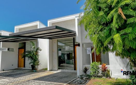 Tropical Villa in Jaco Beach