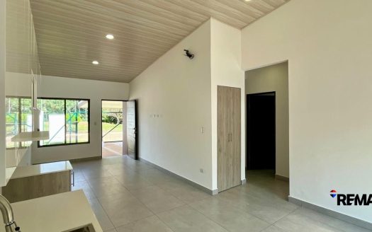 Peaceful Nature Home in Altos de Bejuco