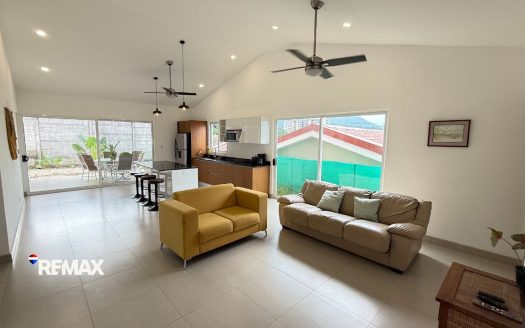 Modern 3-Bedroom Home in Jacó’s Premier Gated Community