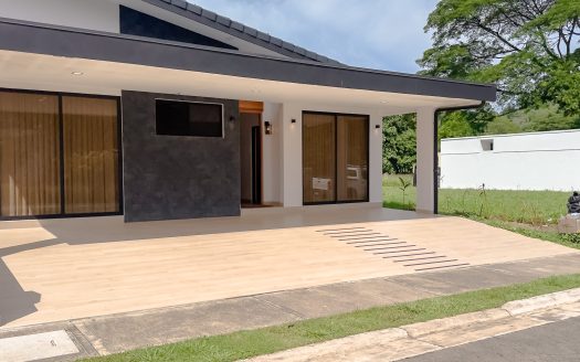 Exclusive Coastal Retreat – New Construction Near Punta Leona