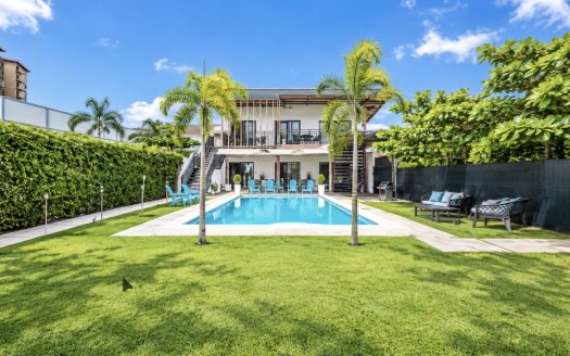 6-Plex Income Property With Expansion Potential