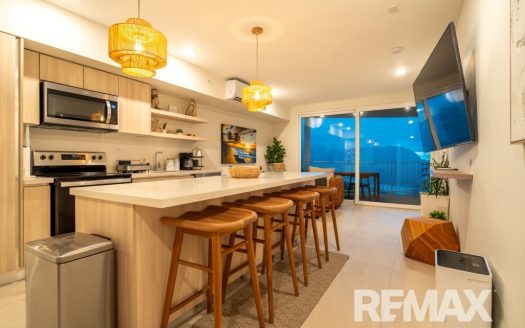 Pacific Point 10th floor 3 Bed w/lock-off